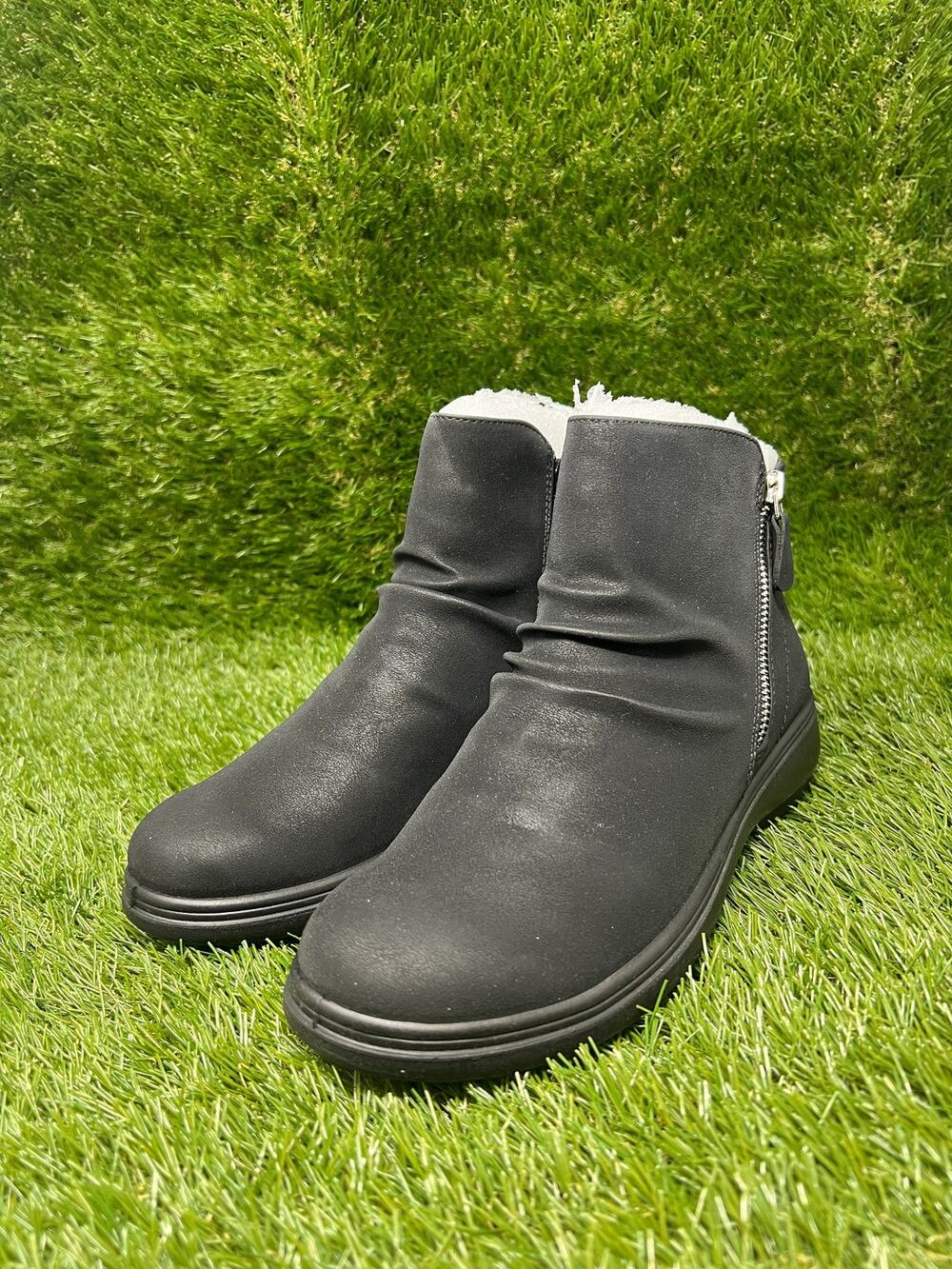 Easy Street Women's 6.5M Lyra Zipper Black Comfort Bootie